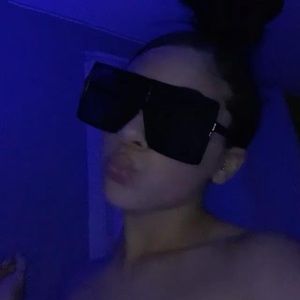 Meet your Posher, Nelle